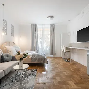  Apartment D71 - Cozy Suite, Location By Bqa Hungary