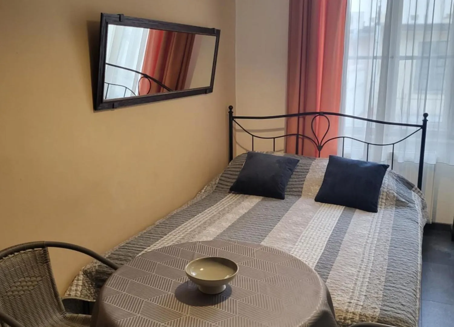 Sunflower Prague Apartments And Suites